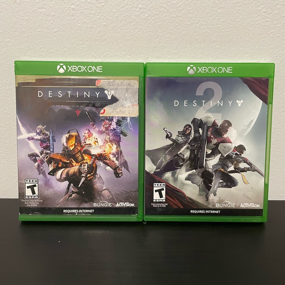 Destiny / Destiny 2 Xbox One Bundle Video Game CIB Complete Microsoft
